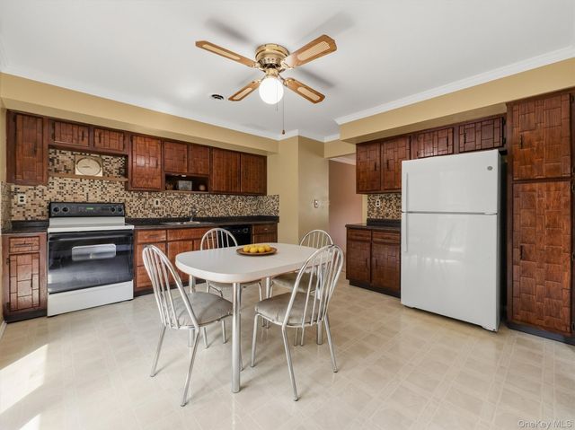 59 Mallory Road, Spring Valley, NY 10977