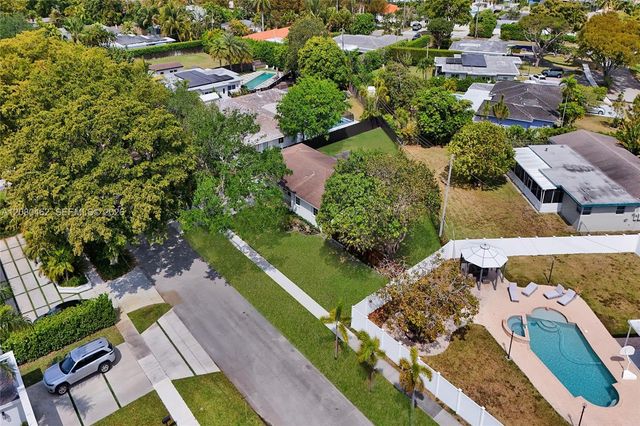 2125 Alamanda Drive, North Miami, FL 33181