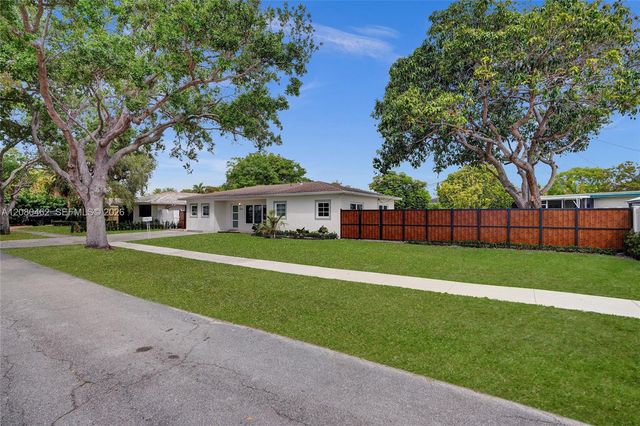 2125 Alamanda Drive, North Miami, FL 33181