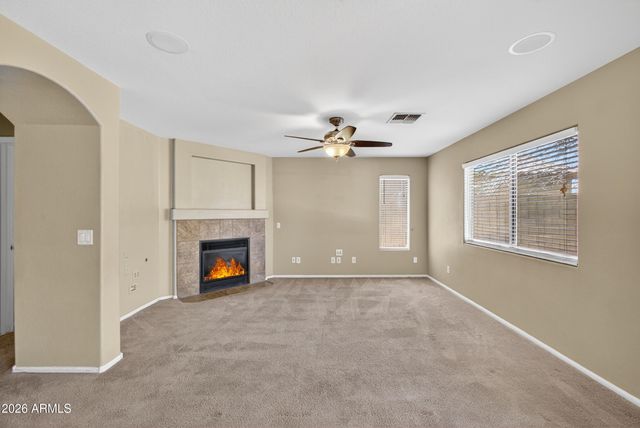 812 E LOVEGRASS Drive, San Tan Valley, AZ 85143