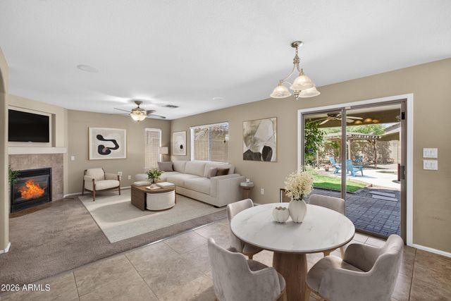 812 E LOVEGRASS Drive, San Tan Valley, AZ 85143