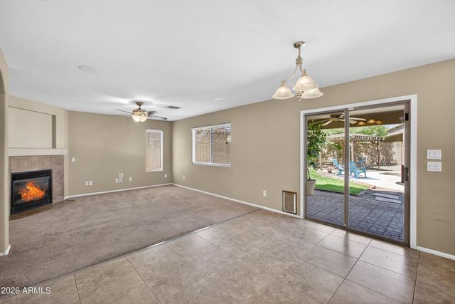 812 E LOVEGRASS Drive, San Tan Valley, AZ 85143