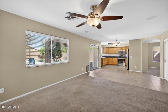 812 E LOVEGRASS Drive, San Tan Valley, AZ 85143