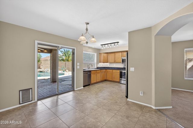 812 E LOVEGRASS Drive, San Tan Valley, AZ 85143