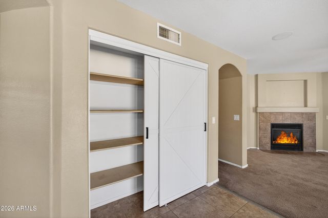 812 E LOVEGRASS Drive, San Tan Valley, AZ 85143