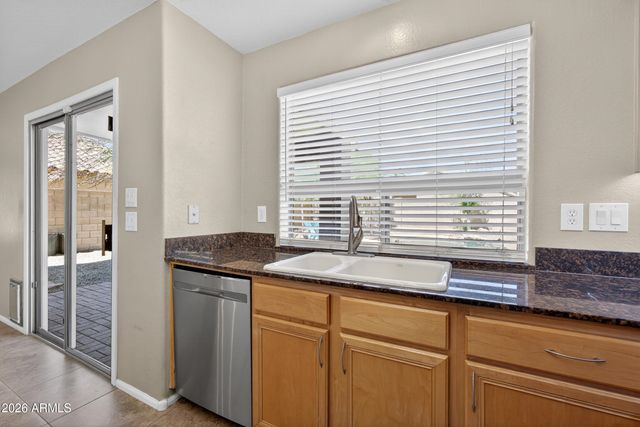 812 E LOVEGRASS Drive, San Tan Valley, AZ 85143