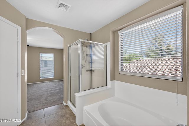 812 E LOVEGRASS Drive, San Tan Valley, AZ 85143