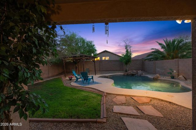 812 E LOVEGRASS Drive, San Tan Valley, AZ 85143