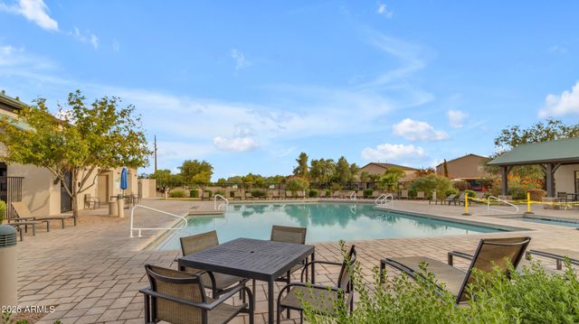 812 E LOVEGRASS Drive, San Tan Valley, AZ 85143