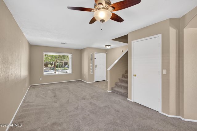 812 E LOVEGRASS Drive, San Tan Valley, AZ 85143