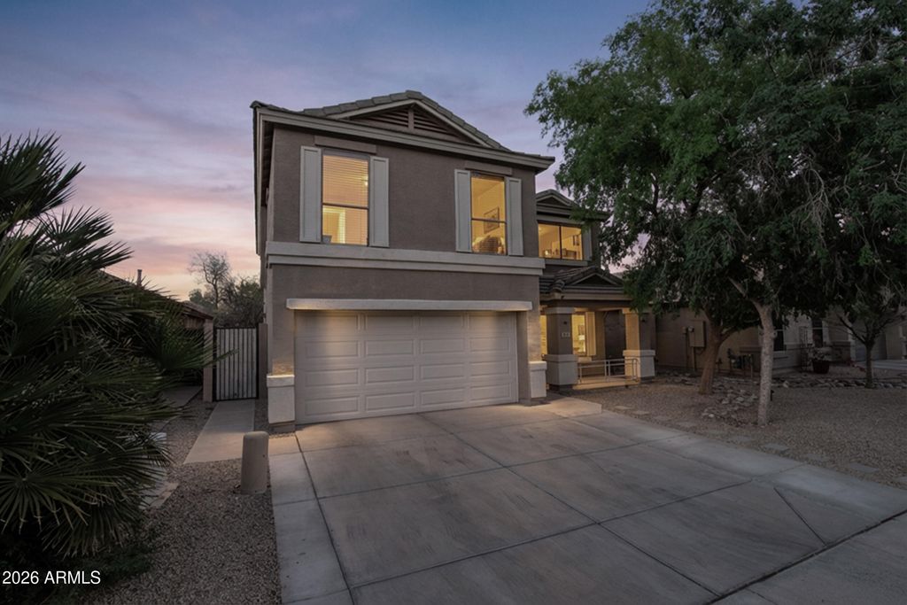 812 E LOVEGRASS Drive, San Tan Valley, AZ 85143