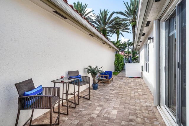6398 NW 23rd Lane, Boca Raton, FL 33434