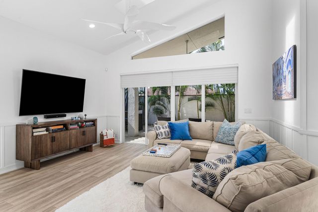 6398 NW 23rd Lane, Boca Raton, FL 33434