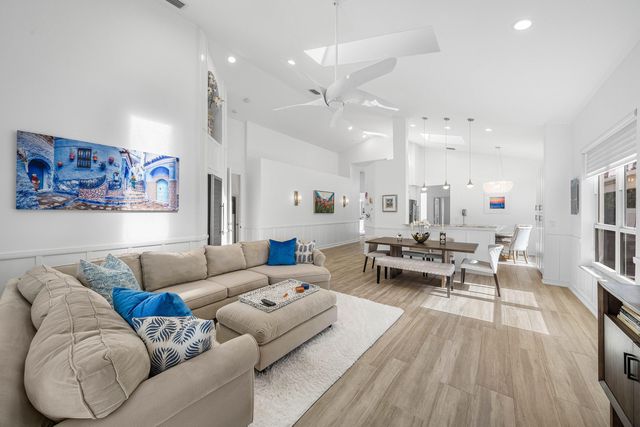 6398 NW 23rd Lane, Boca Raton, FL 33434