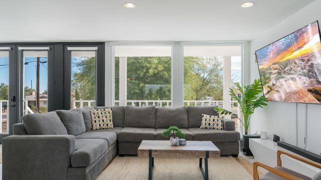 6946 Lennox Avenue, Yucca Valley, CA 92284