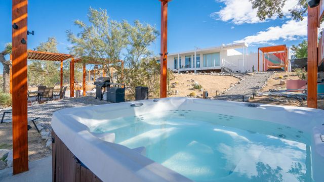 6946 Lennox Avenue, Yucca Valley, CA 92284