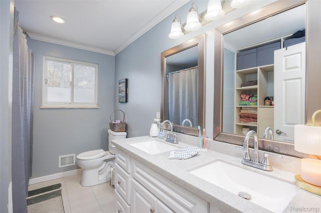 11808 Harbor Lane, Van Buren Charter Township, MI 48111