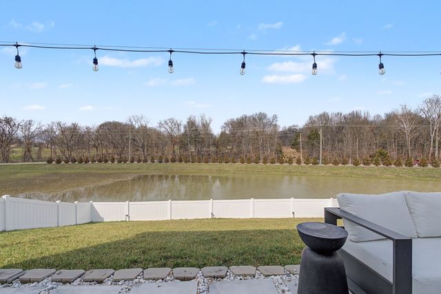 2276 Robert Gwynne Dr, Smyrna, TN 37167