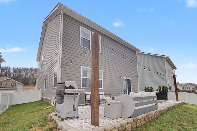 2276 Robert Gwynne Dr, Smyrna, TN 37167