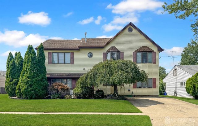 28 Colton Road, Edison, NJ 08817