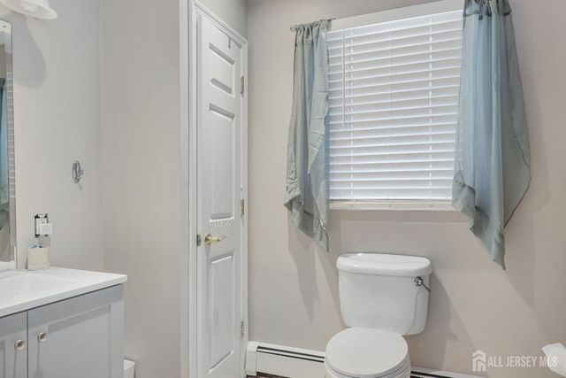 28 Colton Road, Edison, NJ 08817