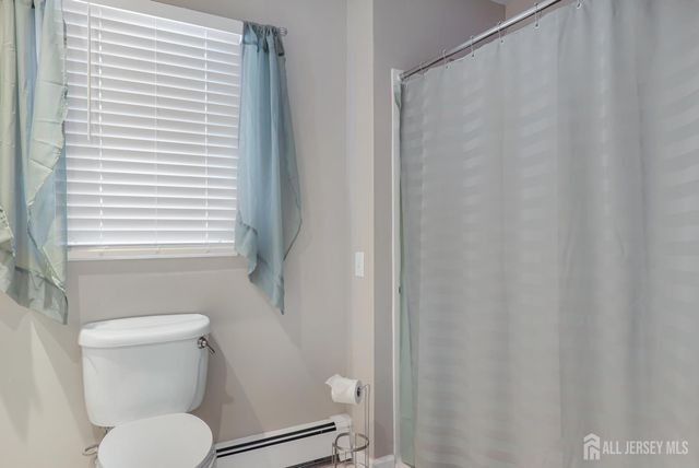 28 Colton Road, Edison, NJ 08817