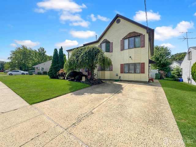 28 Colton Road, Edison, NJ 08817