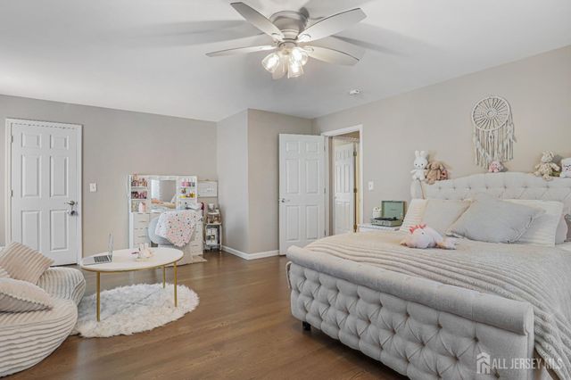 28 Colton Road, Edison, NJ 08817