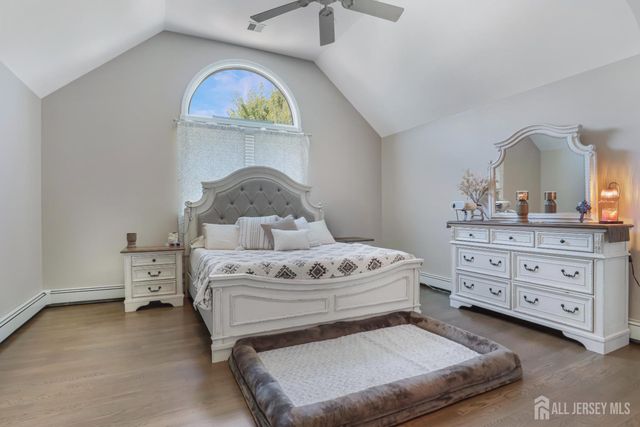 28 Colton Road, Edison, NJ 08817