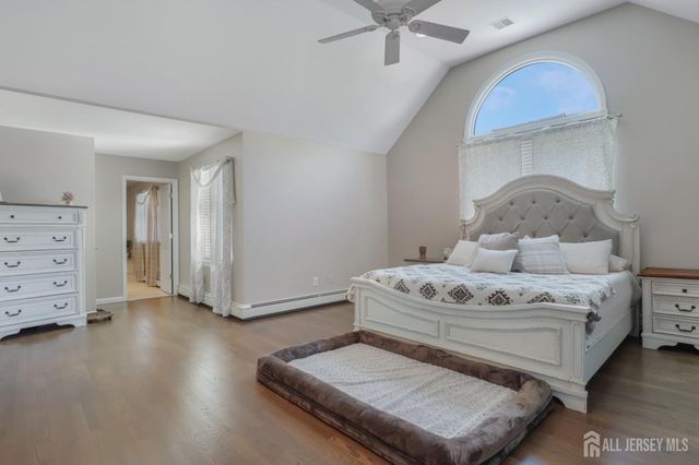 28 Colton Road, Edison, NJ 08817