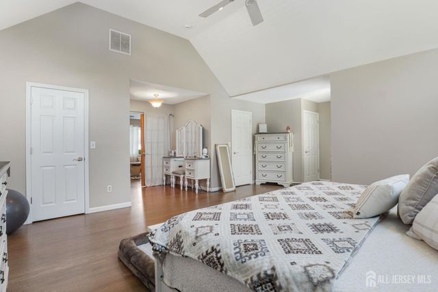 28 Colton Road, Edison, NJ 08817