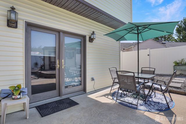 28 Colton Road, Edison, NJ 08817