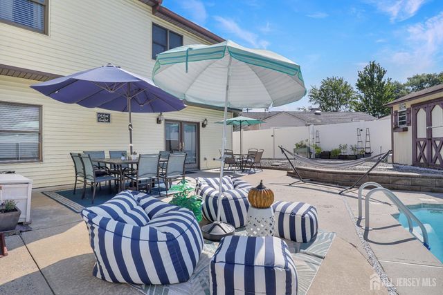 28 Colton Road, Edison, NJ 08817