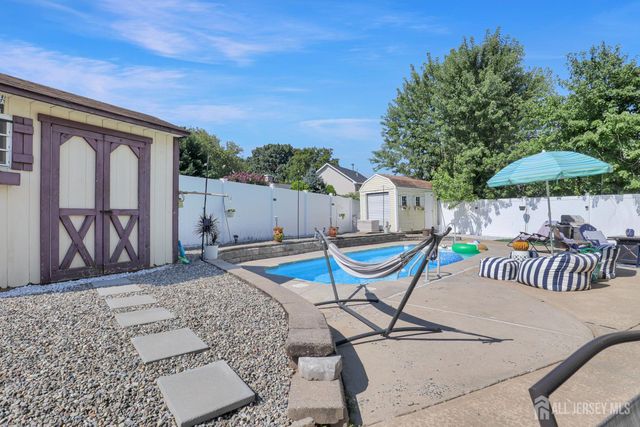 28 Colton Road, Edison, NJ 08817