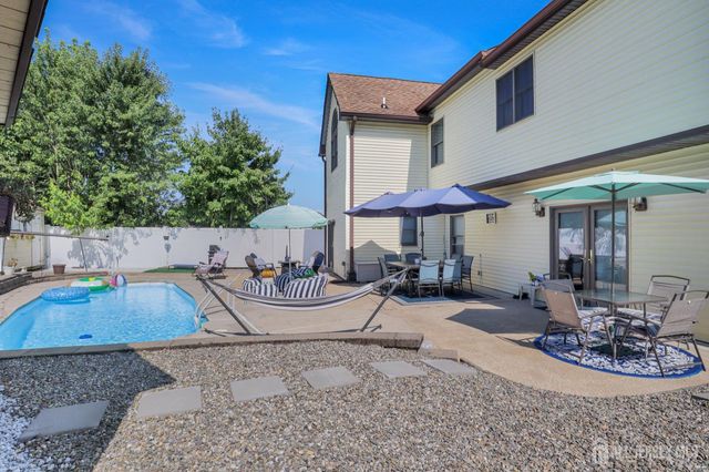 28 Colton Road, Edison, NJ 08817