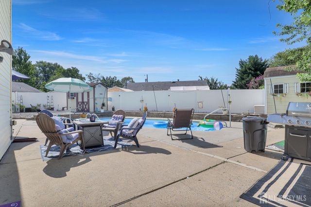 28 Colton Road, Edison, NJ 08817