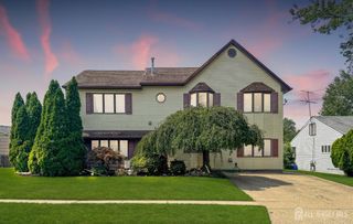 28 Colton Road, Edison, NJ 08817