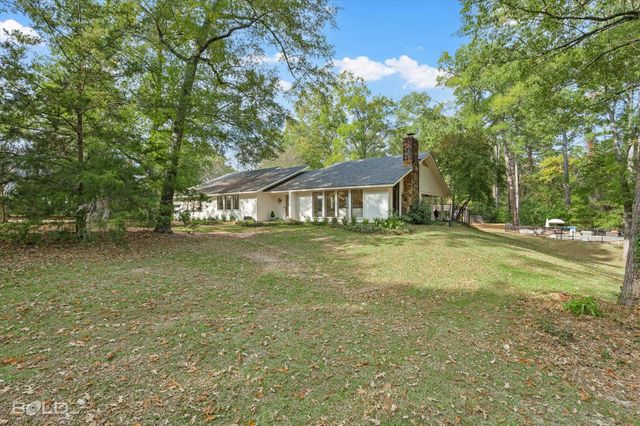 615 Robert Travis Drive, Shreveport, LA 71106