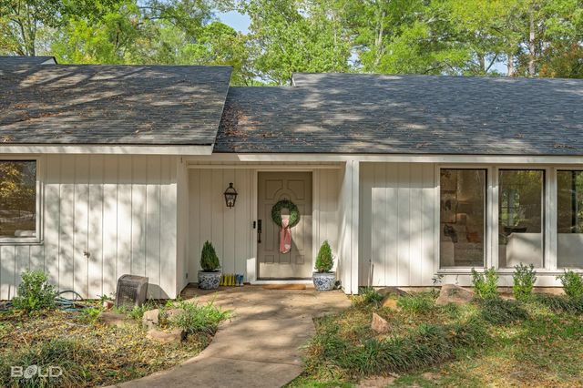 615 Robert Travis Drive, Shreveport, LA 71106