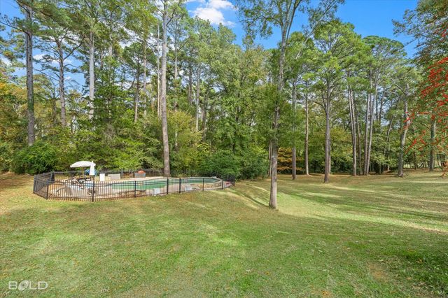 615 Robert Travis Drive, Shreveport, LA 71106