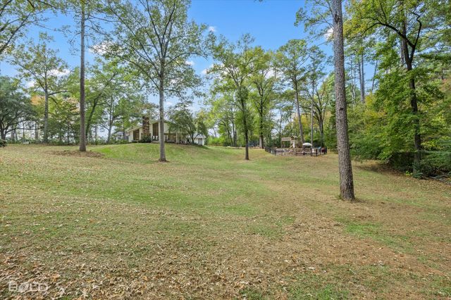 615 Robert Travis Drive, Shreveport, LA 71106