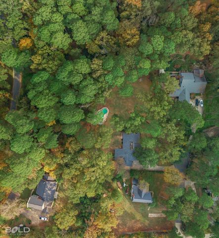 615 Robert Travis Drive, Shreveport, LA 71106