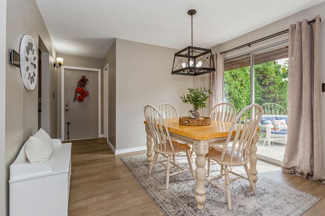 2727 S Lakeshore Drive 11, Shoreham Vllg, MI 49085