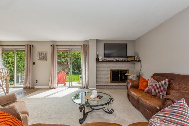 2727 S Lakeshore Drive 11, Shoreham Vllg, MI 49085