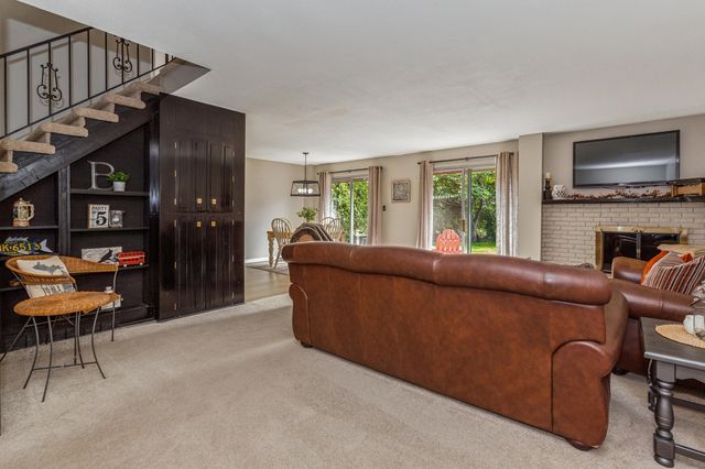 2727 S Lakeshore Drive 11, Shoreham Vllg, MI 49085