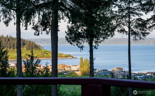 485 S Vesper Way, Camano Island, WA 98282