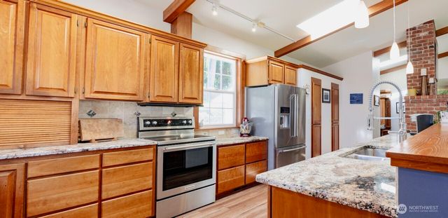 485 S Vesper Way, Camano Island, WA 98282