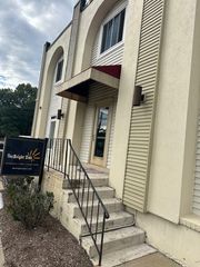 845 Oaklawn Avenue 104, Cranston, RI 02920