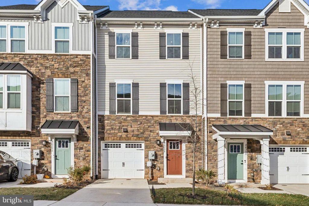 46298 MOUNT KELLOGG TER, Sterling, VA 20164