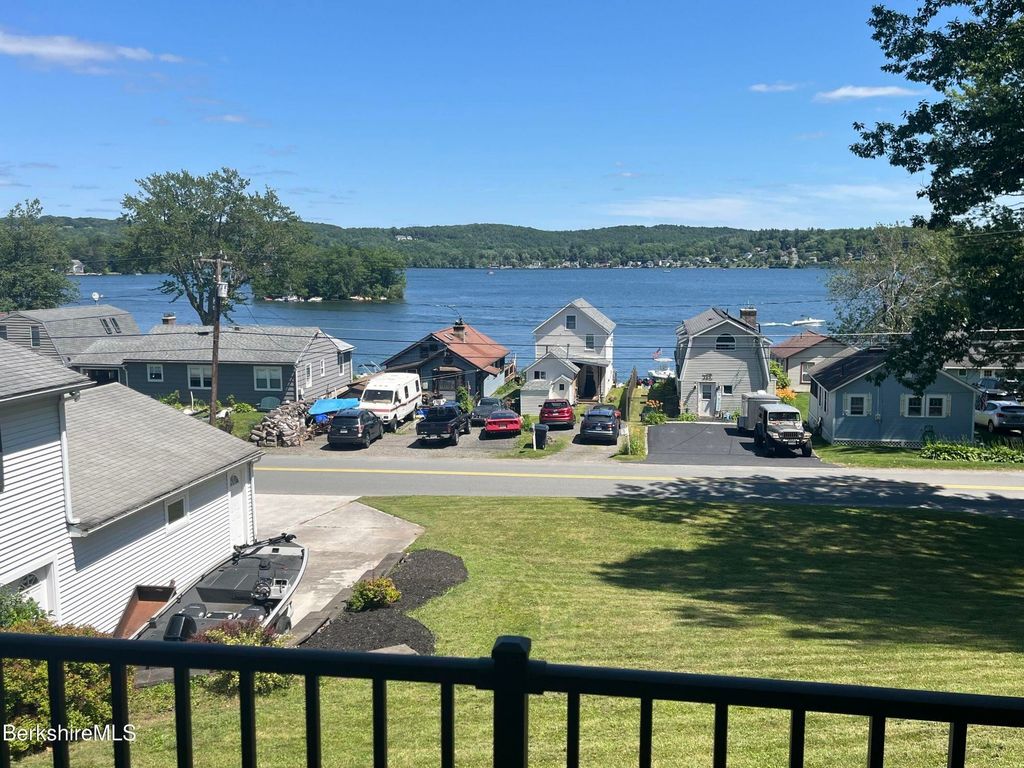 4 Wabasso Street, Lanesborough, MA 01237